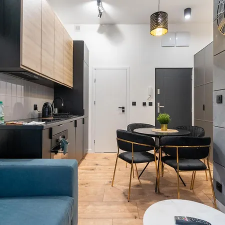 Zwirki I Wigury By Bookinghost * Katowice