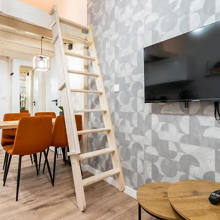 Appartamento Zwirki I Wigury By Bookinghost *