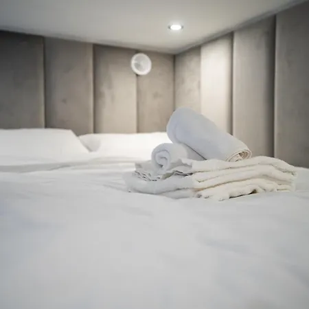 Zwirki I Wigury Apartment *